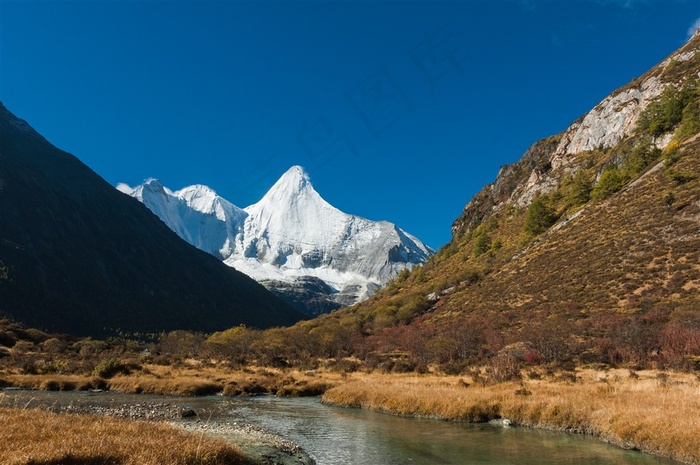 稻城亚丁旅游神山央迈勇