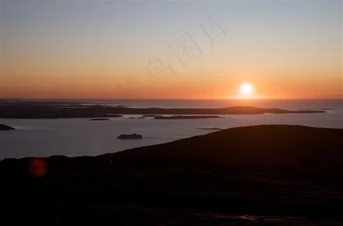 秋天傍晚的夕阳 秋天傍晚的夕阳