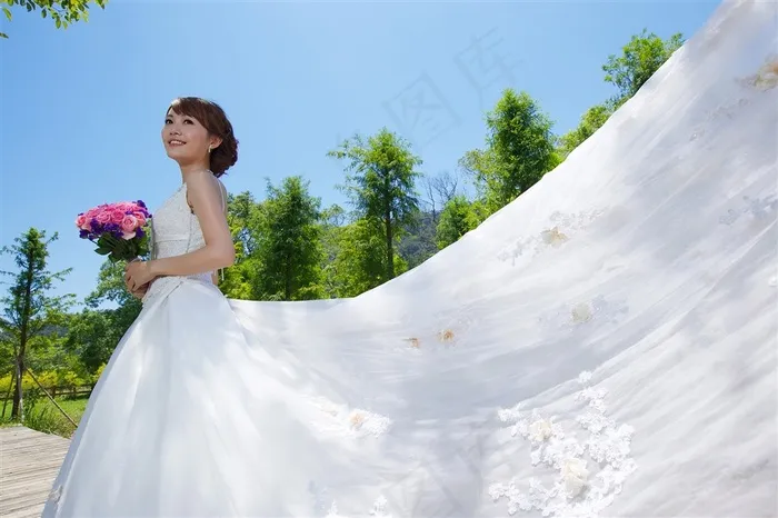 白色婚纱美女新娘摄影大图