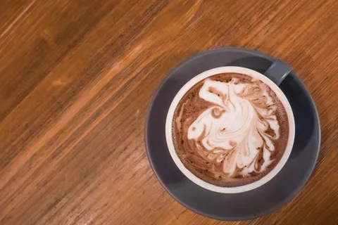 拉花苦咖啡图片