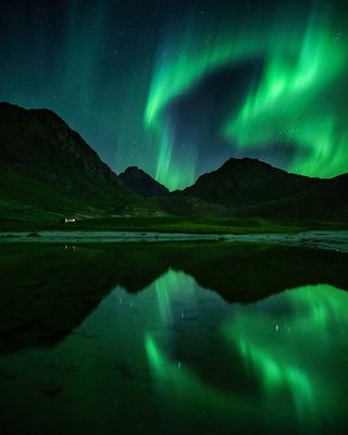 绿色极光壁纸图片