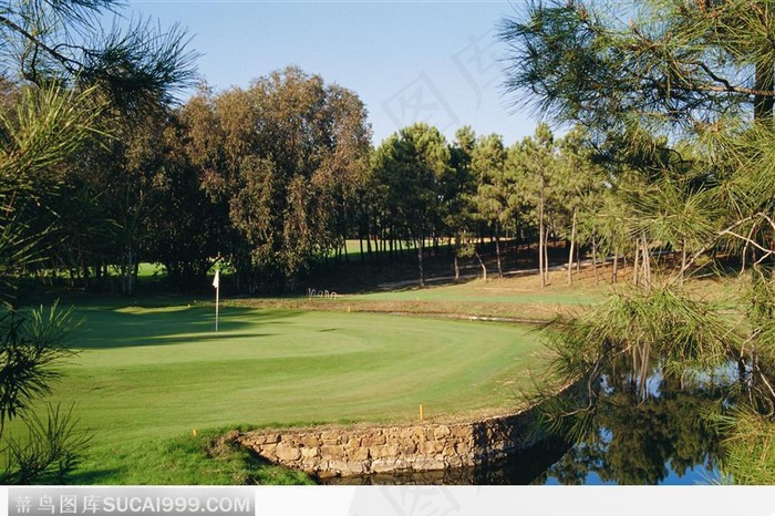 高尔夫球场湖畔景区02