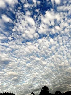 蓝天白云自然风景图