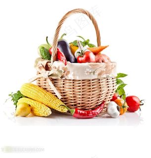 竹篮里的茄子青瓜辣椒胡萝卜大蒜洋葱香菜