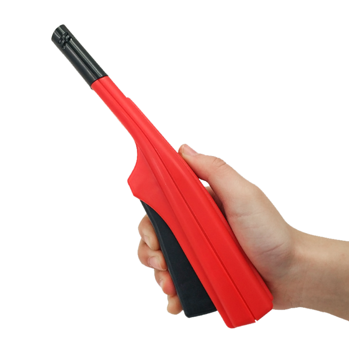 免抠实物手部位手拿点火枪摄影