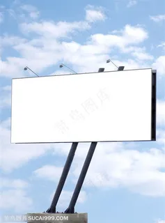 户外广告牌-斜着杆子上的广告牌特写