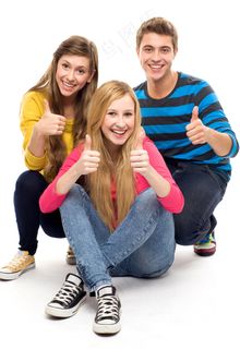 竖大拇指青年男女图片