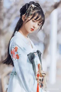 清纯恬静的古装美女摄影写真图片素材