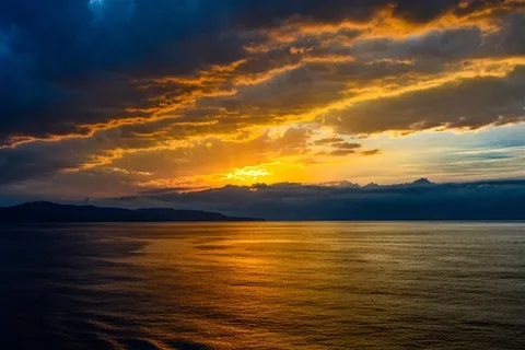 海洋上的云彩风景图片 海洋上的云彩风景图片