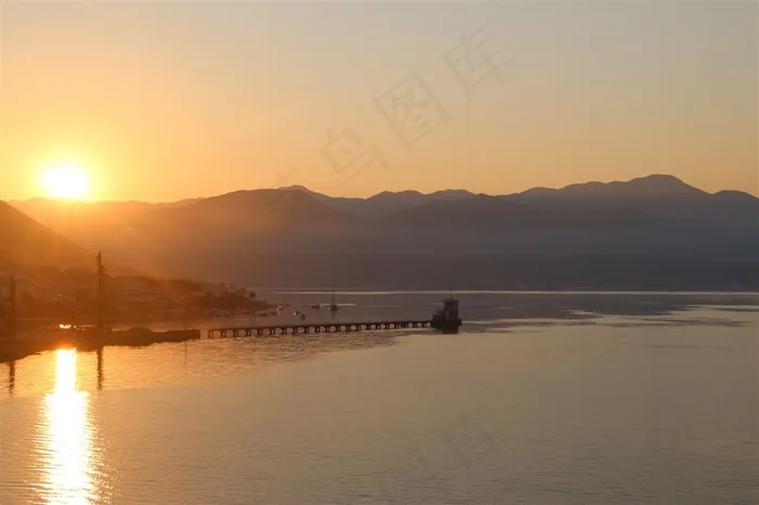 海面日出景观