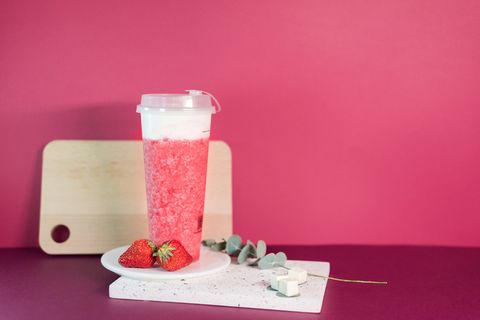 奶茶店水果茶饮品特饮高清图芝士莓莓