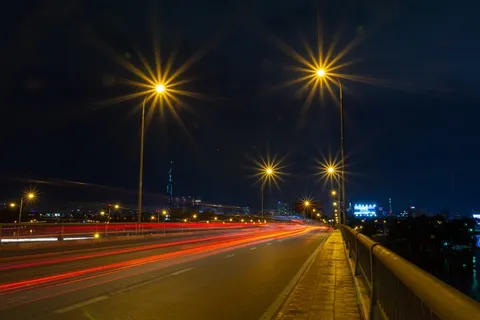 城市公路璀璨灯光夜景图片 城市公路璀璨灯光夜景图片