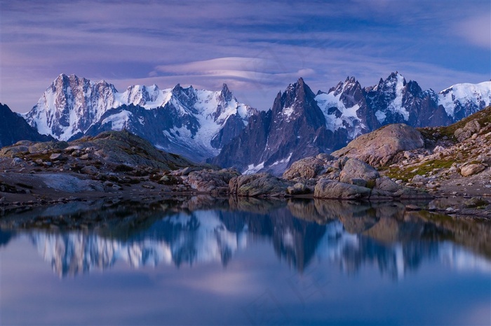 冬季雪山背景