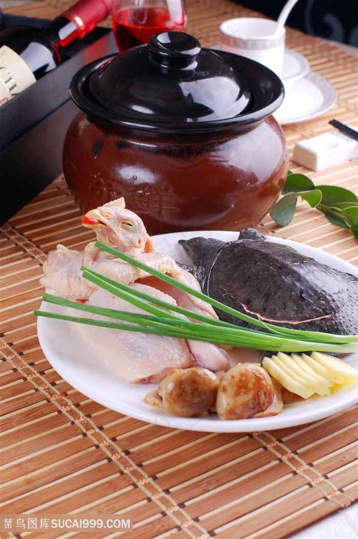 汤野菌炖甲鱼