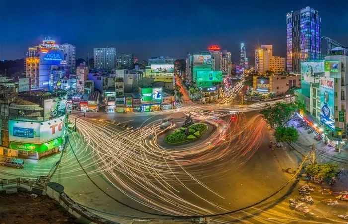 光影动感的城市夜景