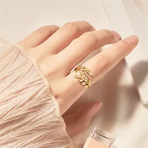 珠宝摄影戒指模特图