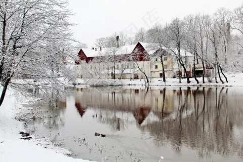 冬季湖泊唯美风景图片