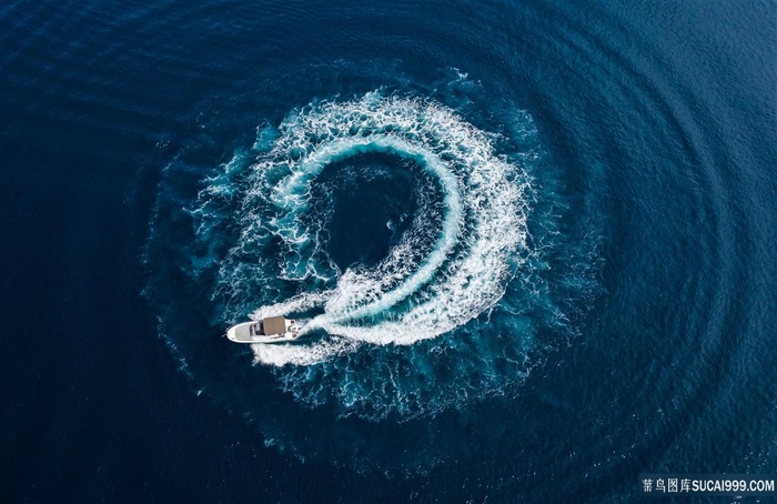 海面上的小船