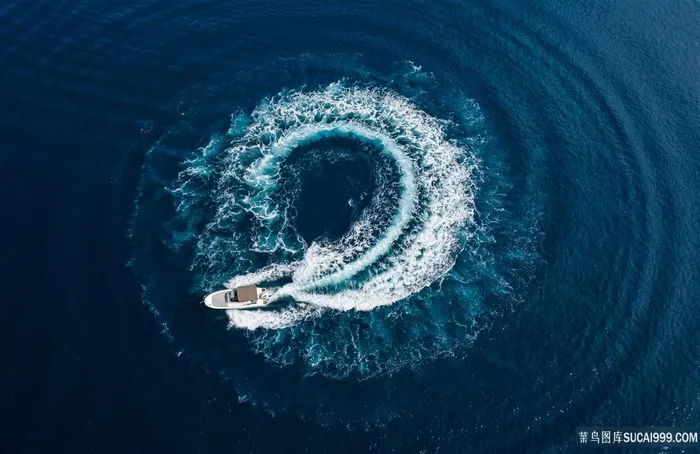 海面上的小船