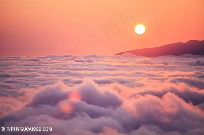 夕阳晚霞时的云海天空风景图片