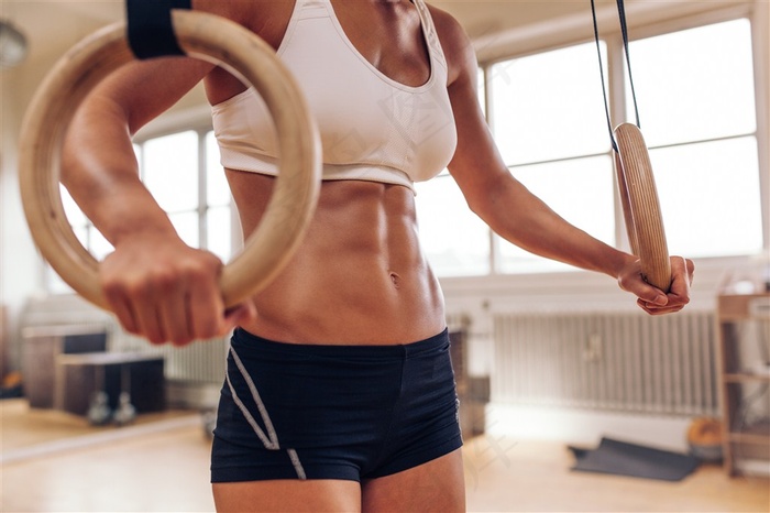 好身材的吊环美女