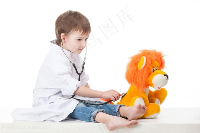 为小动物听疹的小医生高清图儿童图片