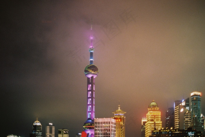 城市高楼夜景图片