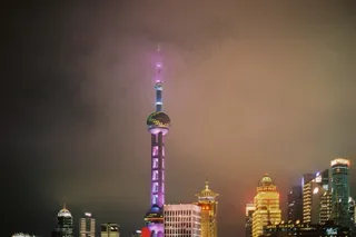 城市高楼夜景图片