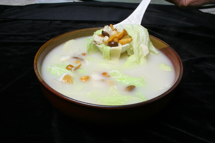 0810浓汤杂菌煲白菜
