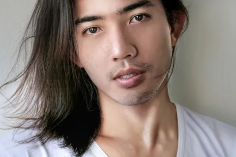 成熟有胡子男人图片 成熟有胡子男人图片
