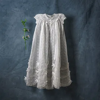 白色蕾丝无袖连衣裙图片