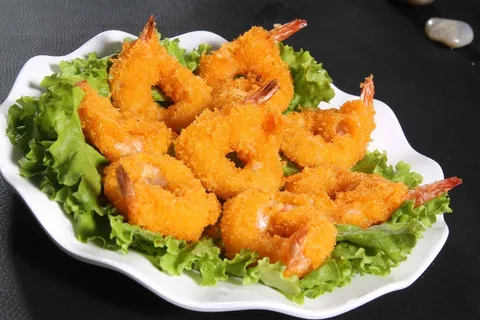 金黄的凤尾虾图片-第5张