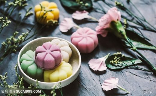 鲜花冰皮月饼素材图片