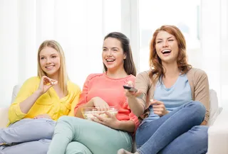 看电视家居休息娱乐