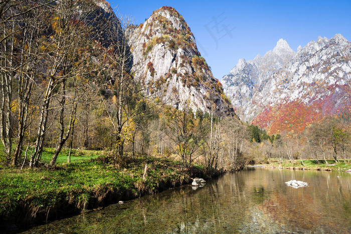 秋天山水风景高清图片