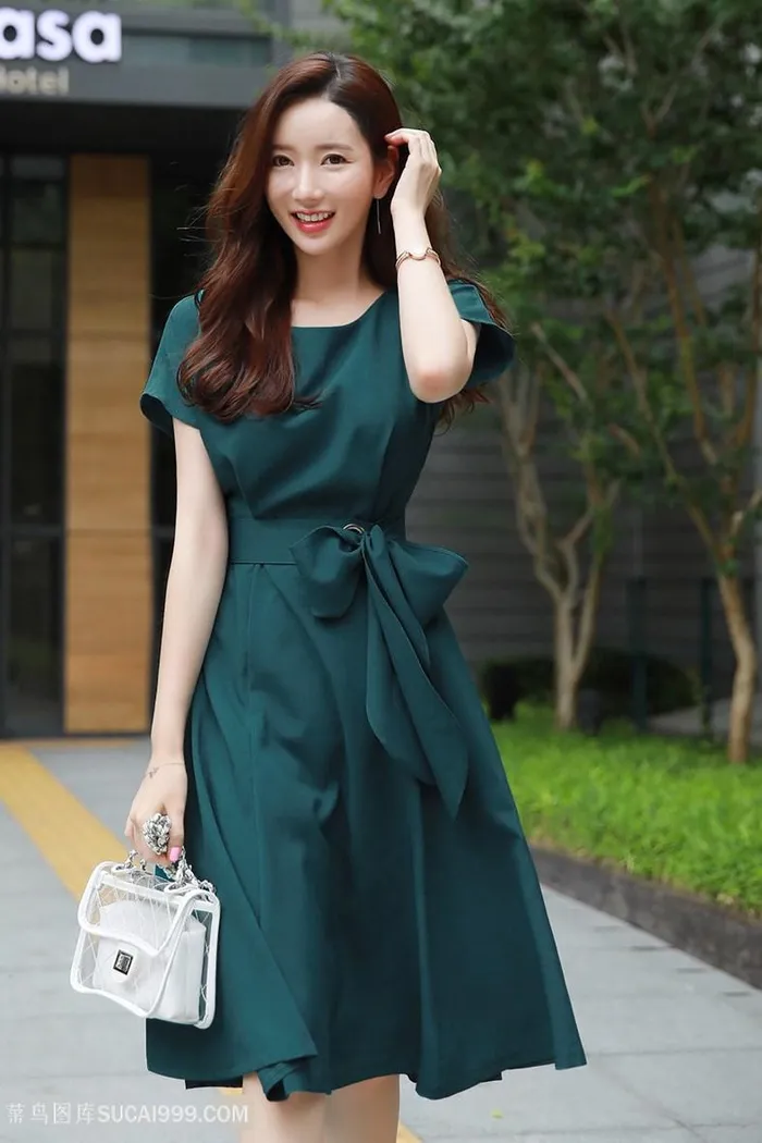 高清韩国气质美女李妍静写真图片
