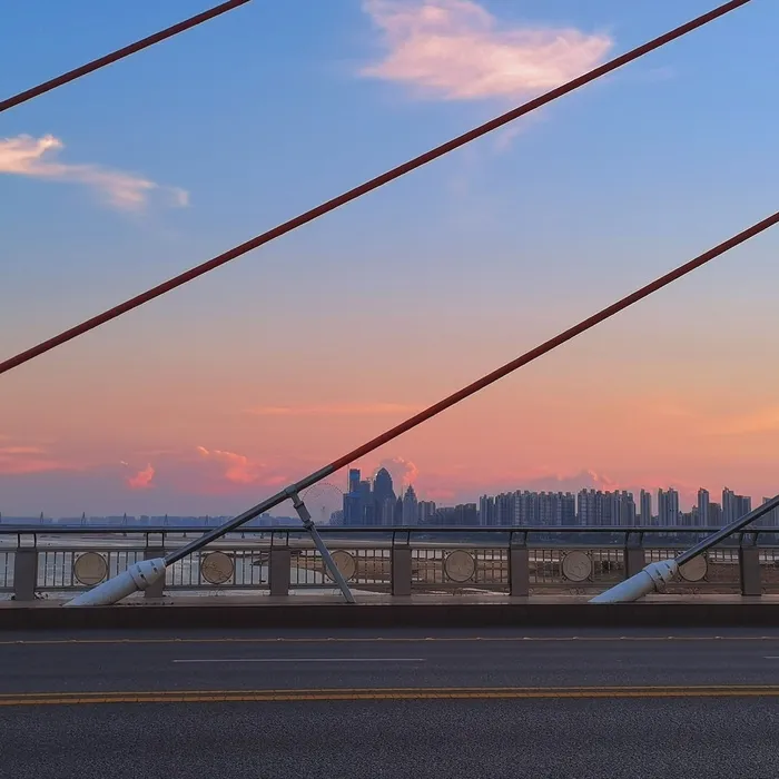大桥上的风景