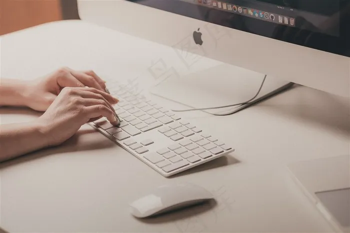 白色信息科技商务手打电脑键盘办公