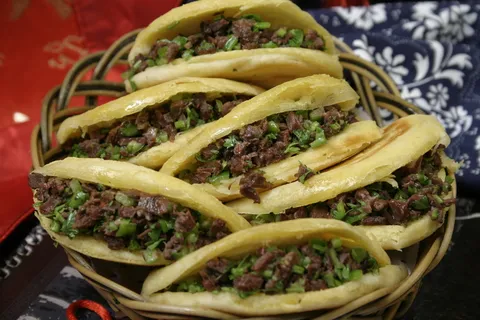 烧饼夹肉主食|小