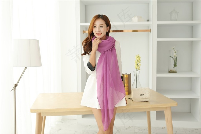 丝巾女模特摄影图