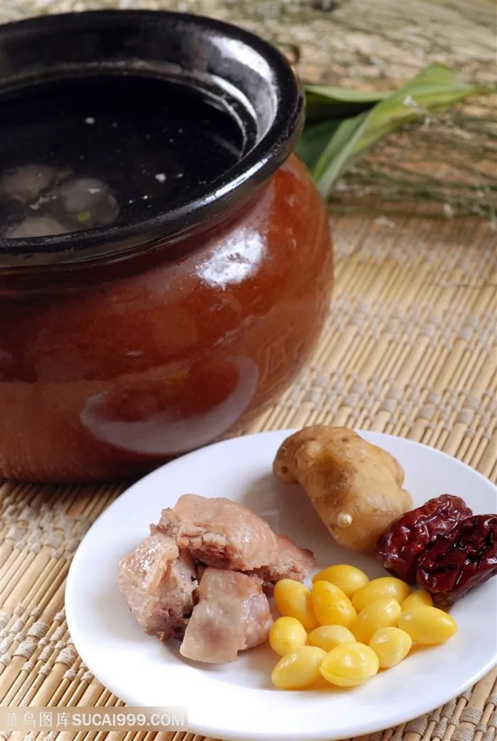 汤白果炖鸡的美食图片