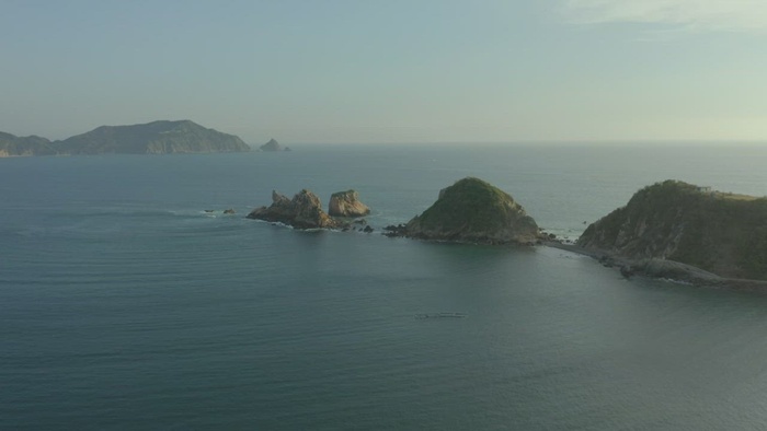 半岛上的小石岛