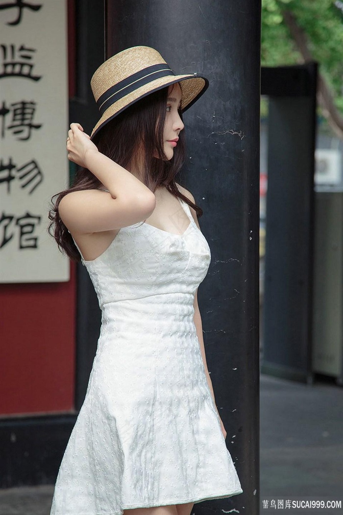 戴着帽子的清纯美女图片幂书