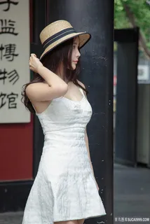 戴着帽子的清纯美女图片幂书 戴着帽子的清纯美女图片幂书
