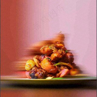 美食寿司水果烤肉拼盘蔬菜，朦胧摄影质感摄影图