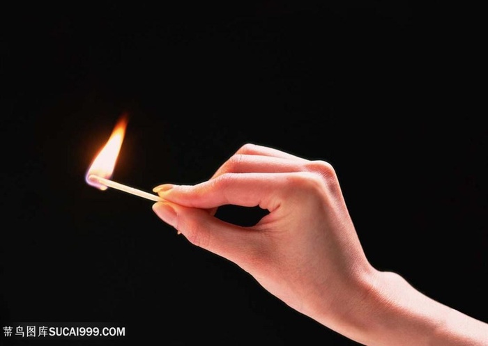 火柴燃烧火焰高清图片
