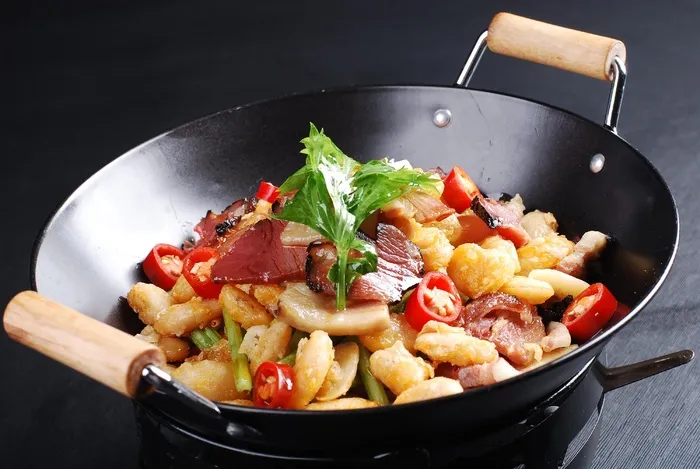 干锅美食焖锅湘菜麻辣香辣纸锅干锅腊肉芸豆