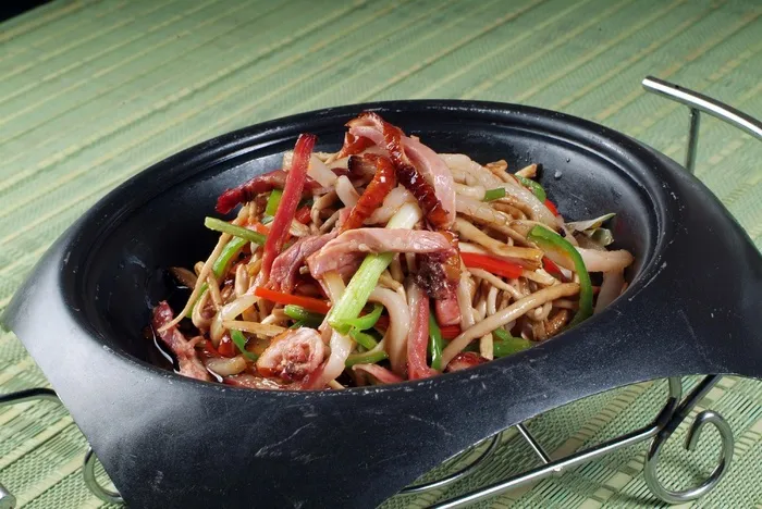 干锅美食焖锅湘菜麻辣香辣纸锅热干锅茶树菇