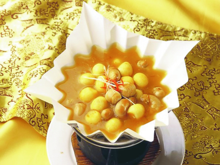  鸡腰鸽蛋煲
