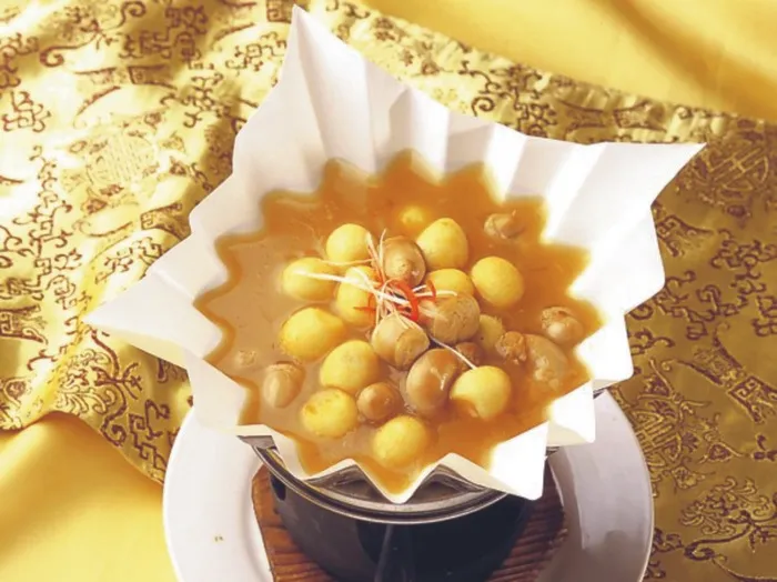  鸡腰鸽蛋煲